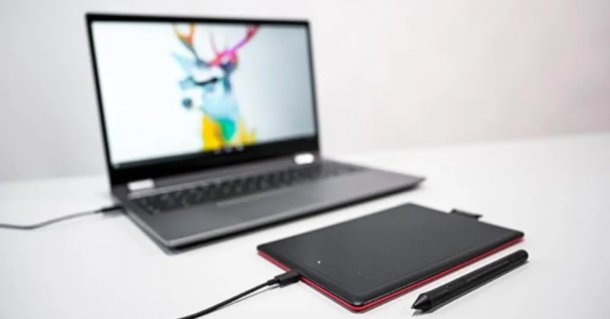 a laptop and a pen tablet(pentab)