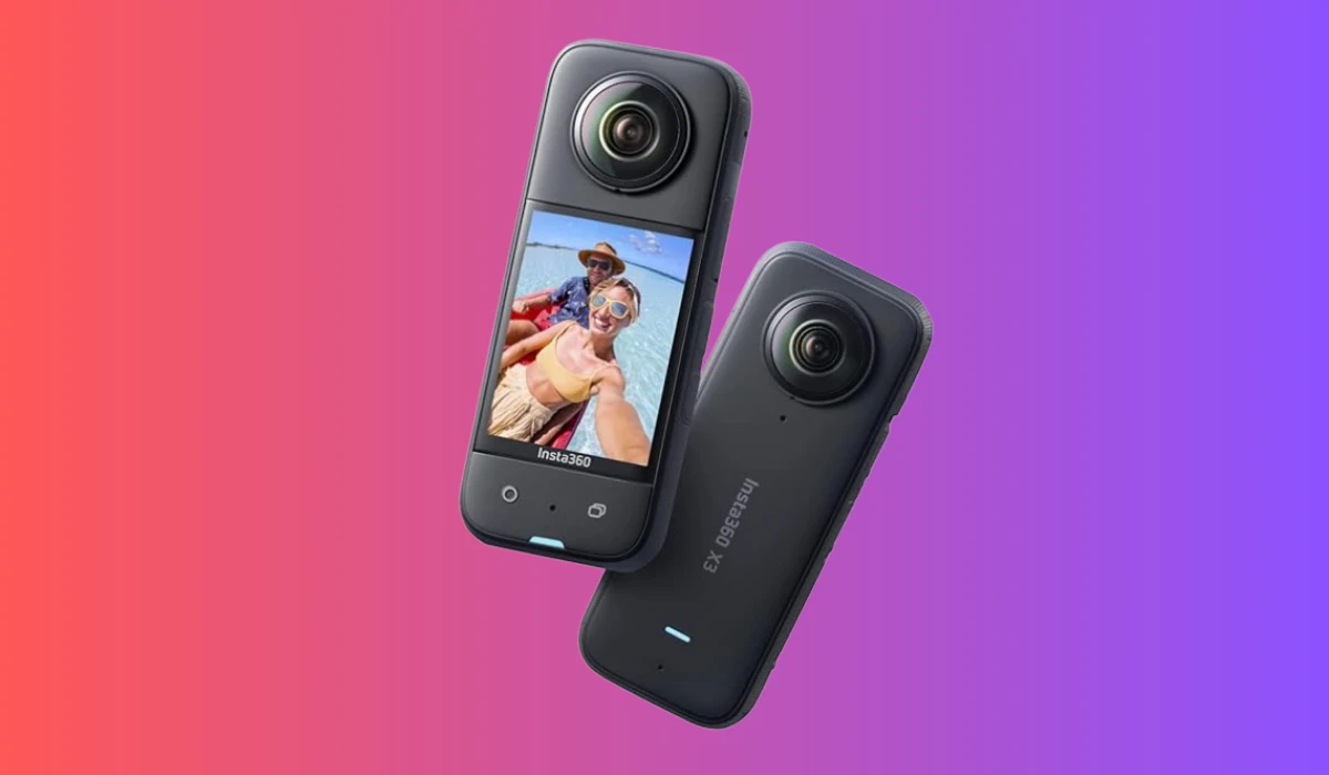 2 insta360 cameras with the screen showing a lady taking selfie
